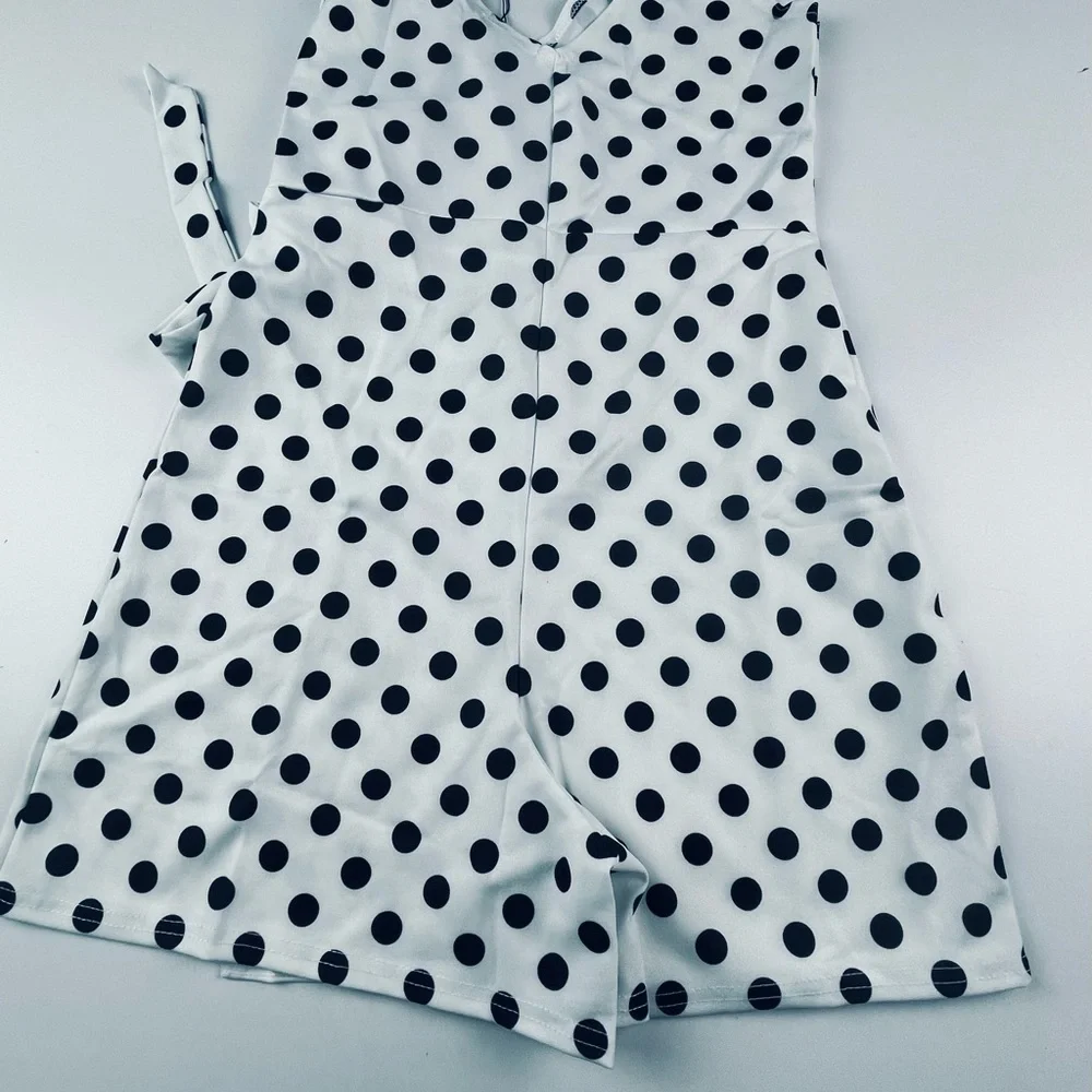 WRAP TIE SKORT POLKA DOT PLAYSUIT
Colour. WHITE - Picture 3 of 5